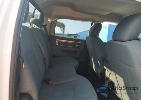 2019 Ram 1500 Classic Slt z USA, uszkodzony, nr VIN 1C6RR6TT1KS603222